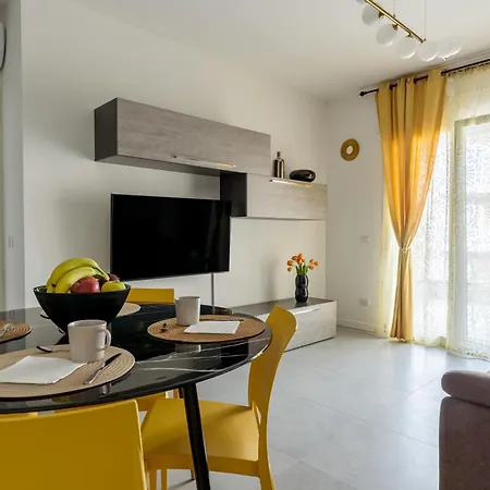 Actus Palace & By Ghor Guest house *